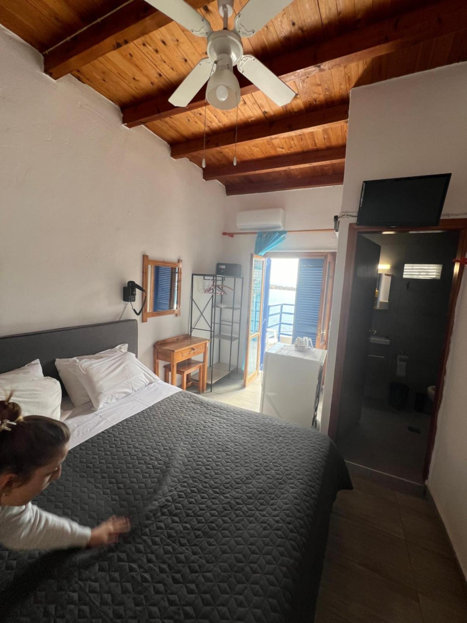 Scirocco Rooms Loutro Exterior foto
