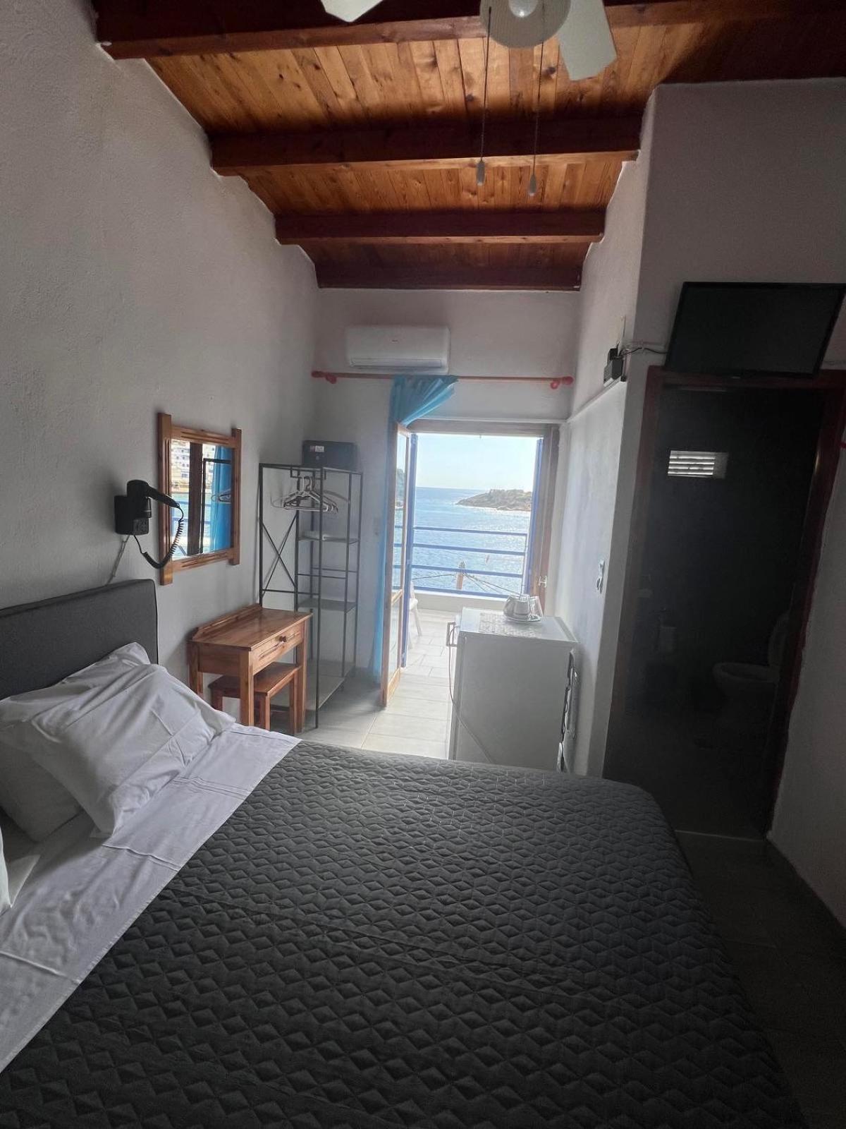 Scirocco Rooms Loutro Exterior foto